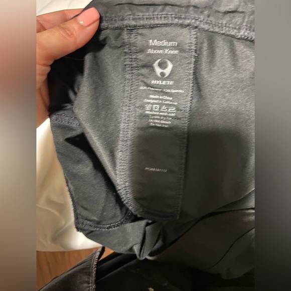 Hylete Shorts Black Athletic Stretch Compression Medium Above Knee Gym - Picture 8 of 9